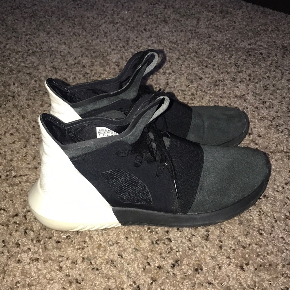 adidas tubular defiants